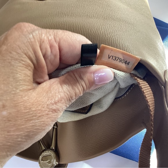 Dooney & Bourke Logo Lock Sac all leather Carmel purse, NWT - Picture 10 of 16